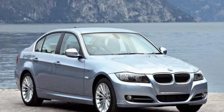 BMW Seria 3 (E90, E91, E92, E93) (2005-2010) – schemat skrzynki bezpieczników