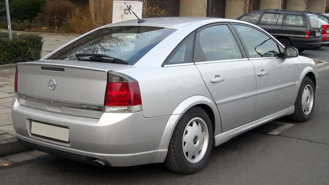 Audi A4 B6 (20002006) schemat skrzynki bezpieczników