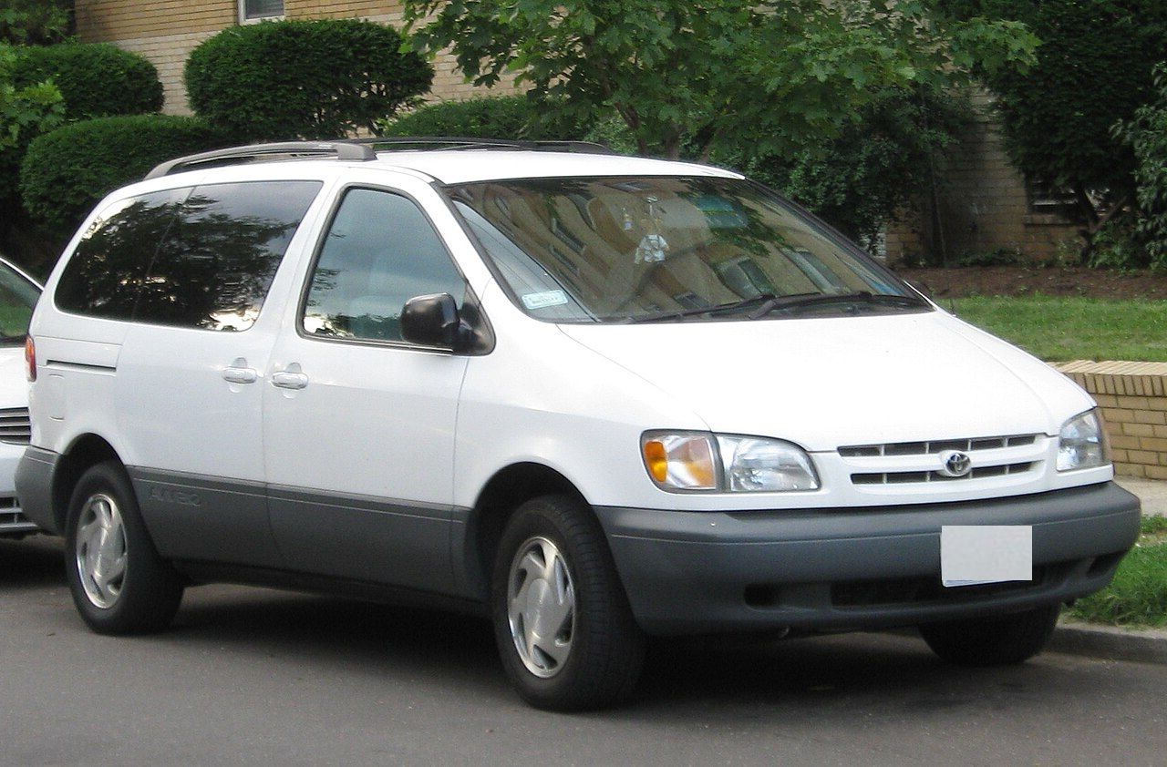 Schemat skrzynki bezpieczników - Toyota Sienna XL10 (2001-2003)